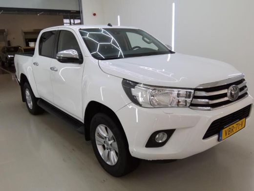 Toyota Hilux 2.4 D-4D AUTOMAAT 4WD 4x4 Double Cab ActivLease financial lease