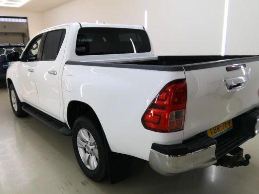 Toyota Hilux 2.4 D-4D AUTOMAAT 4WD 4x4 Double Cab ActivLease financial lease