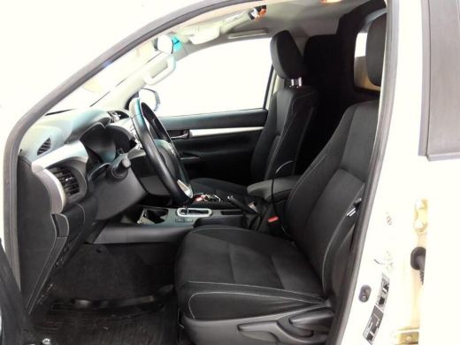 Toyota Hilux 2.4 D-4D AUTOMAAT 4WD 4x4 Double Cab ActivLease financial lease