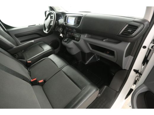 Toyota ProAce 2.0 D-4D L2H1 145PK | Automaat | Airco | Cruise | Camera | Carplay | 3 Zits | Trekhaak ActivLease financial lease