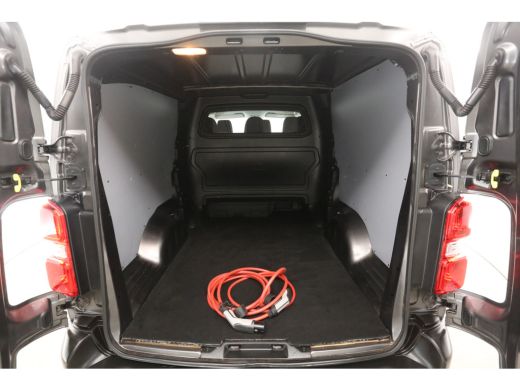 Toyota ProAce Extra Range 75 kWh L3H1 | DC | Snelladen | SOH 91% | 6 Zits | Airco | Cruise | Camera | 2xSchuifd... ActivLease financial lease