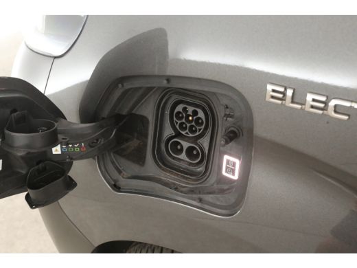 Toyota ProAce Extra Range 75 kWh L3H1 | DC | Snelladen | SOH 91% | 6 Zits | Airco | Cruise | Camera | 2xSchuifd... ActivLease financial lease