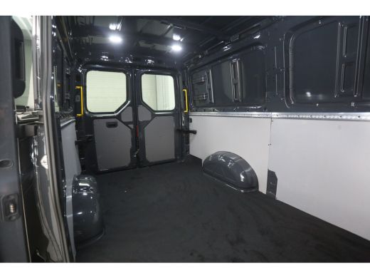 Volkswagen Crafter 2.0 TDI L3H2 140pk | Airco | Parkeersens. | Schuifdeur ActivLease financial lease
