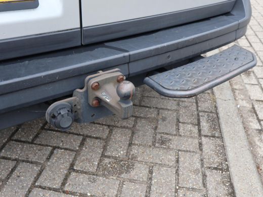 Volkswagen Crafter 35 2.0 TDI 140 PK DSG L4H3 + 3000 KG TREKHAAK | CAMERA | CARPLAY | NAVIGATIE ActivLease financial lease