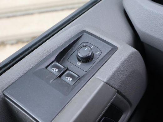 Volkswagen Crafter 35 2.0 TDI 140 PK DSG L4H3 + 3000 KG TREKHAAK | CAMERA | CARPLAY | NAVIGATIE ActivLease financial lease