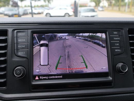 Volkswagen Crafter 35 2.0 TDI 140 PK DSG L4H3 + 3000 KG TREKHAAK | CAMERA | CARPLAY | NAVIGATIE ActivLease financial lease