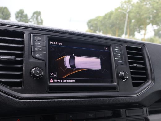 Volkswagen Crafter 35 2.0 TDI 140 PK DSG L4H3 + 3000 KG TREKHAAK | CAMERA | CARPLAY | NAVIGATIE ActivLease financial lease