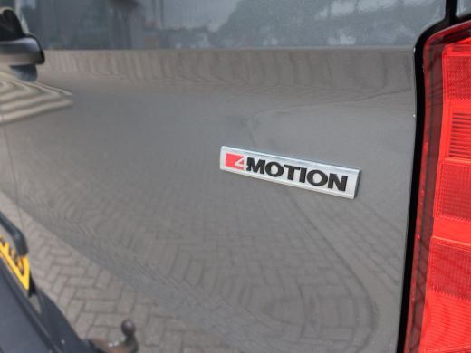 Volkswagen Crafter 35 2.0 TDI 177 PK 4MOTION 4X4 DSG L3H3 + 3000 KG TH | LED | MASSAGE | STANDKACHEL ActivLease financial lease