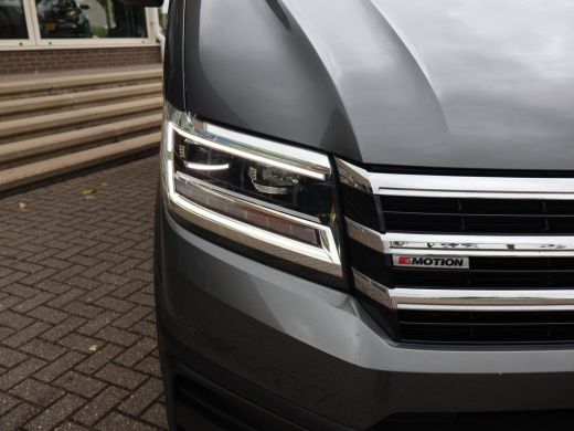 Volkswagen Crafter 35 2.0 TDI 177 PK 4MOTION 4X4 DSG L3H3 + 3000 KG TH | LED | MASSAGE | STANDKACHEL ActivLease financial lease