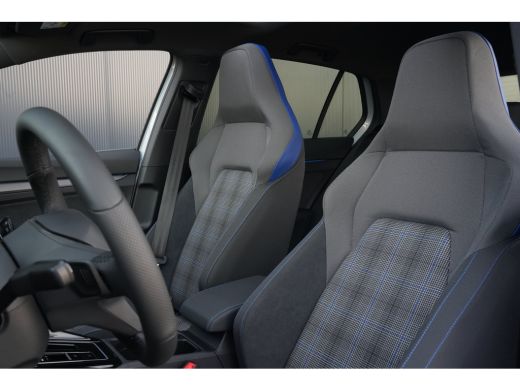 Volkswagen Golf 1.5 eHybrid 272pk GTE | 360 Camera | Adaptive Cruise | Stuur & Stoelverwarming | Head-Up | Panora... ActivLease financial lease