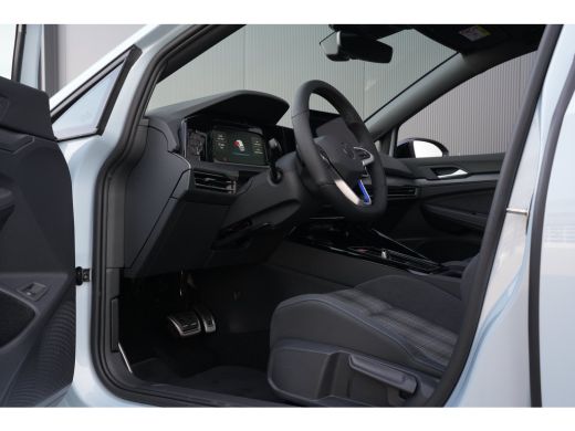 Volkswagen Golf 1.5 eHybrid 272pk GTE | 360 Camera | Adaptive Cruise | Stuur & Stoelverwarming | Head-Up | Panora... ActivLease financial lease