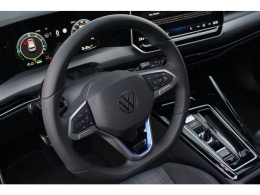 Volkswagen Golf 1.5 eHybrid 272pk GTE | 360 Camera | Adaptive Cruise | Stuur & Stoelverwarming | Head-Up | Panora... ActivLease financial lease