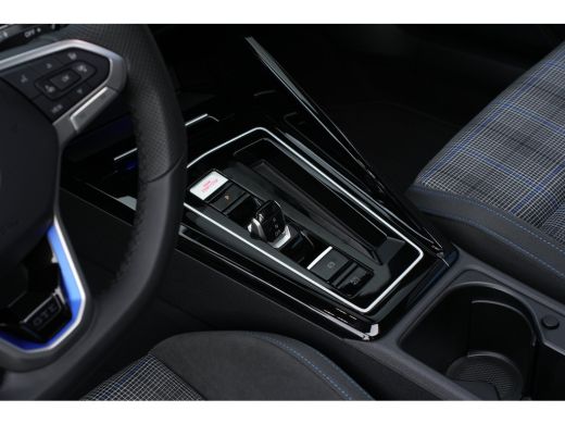 Volkswagen Golf 1.5 eHybrid 272pk GTE | 360 Camera | Adaptive Cruise | Stuur & Stoelverwarming | Head-Up | Panora... ActivLease financial lease
