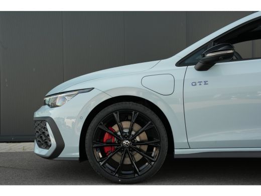 Volkswagen Golf 1.5 eHybrid 272pk GTE | 360 Camera | Adaptive Cruise | Stuur & Stoelverwarming | Head-Up | Panora... ActivLease financial lease