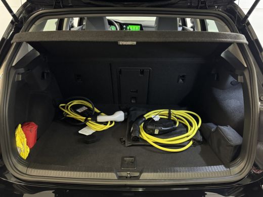 Volkswagen Golf 204PK eHybrid PHEV DSG STYLE CAMERA/CARPLAY/SFEERVERL. ActivLease financial lease