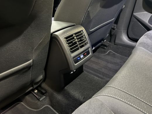 Volkswagen Golf 204PK eHybrid PHEV DSG STYLE CAMERA/CARPLAY/SFEERVERL. ActivLease financial lease