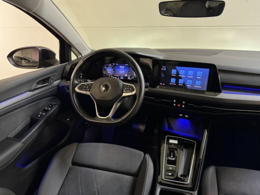 Volkswagen Golf 204PK eHybrid PHEV DSG STYLE CAMERA/CARPLAY/SFEERVERL. ActivLease financial lease