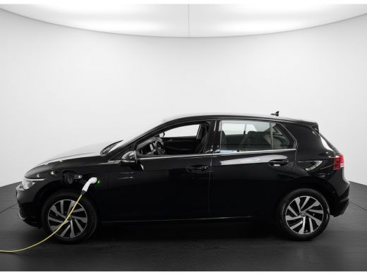 Volkswagen Golf 204PK eHybrid PHEV DSG STYLE CAMERA/CARPLAY/SFEERVERL. ActivLease financial lease