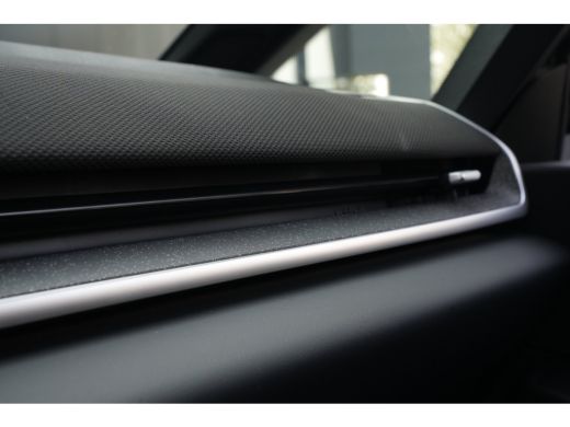 Volkswagen ID.3 Neo Life 50 kWh 170pk Stuurverwarming | Stoelverwarming | Achteruitrijcamera | Navigatie | Steunhaak ActivLease financial lease