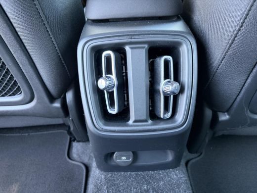 Volvo  XC40 Plus Recharge Pure Electric 2WD SOH: 92% | WARMTEPEOMP | STOEL / STUUR VERWARMING | ELEK. ACHTERK... ActivLease financial lease