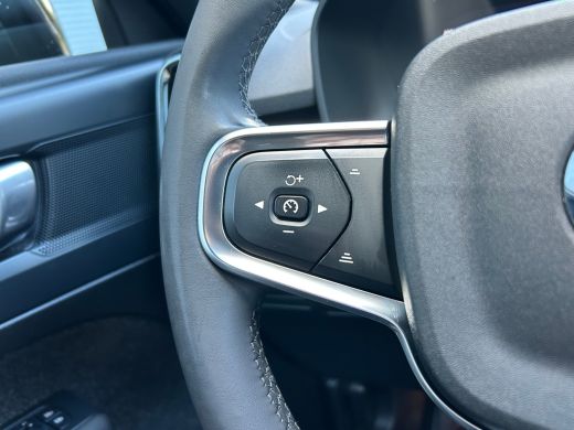 Volvo  XC40 Single Motor Core 69 kWh RWD | Warmtepomp | RWD! | Stoel & stuurverwarming | Trekhaak | Crystal W... ActivLease financial lease