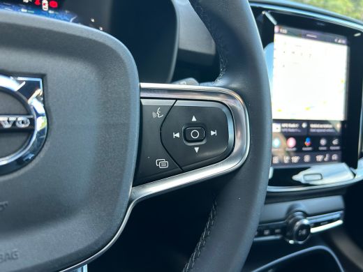 Volvo  XC40 Single Motor Core 69 kWh RWD | Warmtepomp | RWD! | Stoel & stuurverwarming | Trekhaak | Crystal W... ActivLease financial lease
