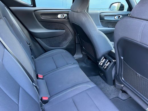 Volvo  XC40 Single Motor Core 69 kWh RWD | Warmtepomp | RWD! | Stoel & stuurverwarming | Trekhaak | Crystal W... ActivLease financial lease