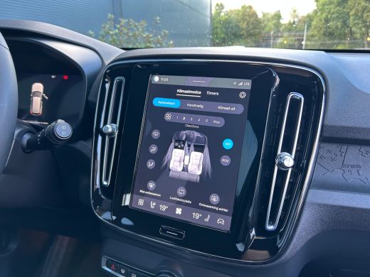 Volvo  XC40 Single Motor Core 69 kWh RWD | Warmtepomp | RWD! | Stoel & stuurverwarming | Trekhaak | Crystal W... ActivLease financial lease