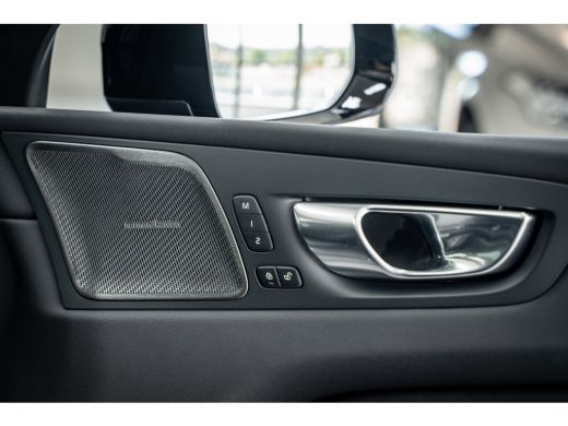 Volvo  XC60 T6 350PK Ultra Dark | Luchtvering | Trekhaak | 360 | Getint Glas | Panoramadak ActivLease financial lease