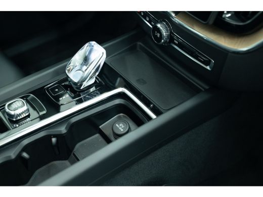 Volvo  XC60 T6 350PK Ultra Dark | Luchtvering | Trekhaak | 360 | Getint Glas | Panoramadak ActivLease financial lease