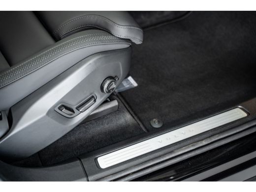 Volvo  XC60 T6 350PK Ultra Dark | Luchtvering | Trekhaak | 360 | Getint Glas | Panoramadak ActivLease financial lease