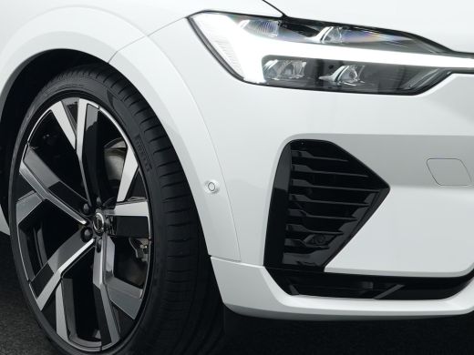 Volvo  XC60 T6 Recharge AWD Plus Black Edition | Luchtvering | Premium Pack | Head-Up | Panoramadak | 360&deg; Ca... ActivLease financial lease