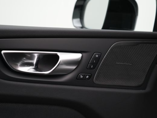 Volvo  XC60 T6 Recharge AWD Plus Black Edition | Luchtvering | Premium Pack | Head-Up | Panoramadak | 360&deg; Ca... ActivLease financial lease