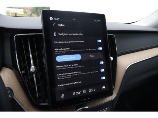 Volvo  XC60 T6 Ultra Dark | Luchtvering | Trekhaak | Pano | HUD| ActivLease financial lease
