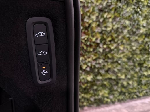 Volvo  XC90 T8 AWD Recharge Ultra Dark | Luchtvering | Trekhaak | 360 Camera | Head-Up Display | Harman Kardo... ActivLease financial lease