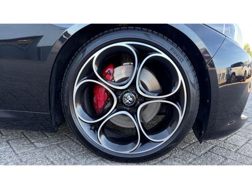 Alfa Romeo Giulia 2.0 TURBO 280PK AWD SPRINT NAVI / LEDER / FULL-LED / KEYLESS / 19" LMV / CAMERA / ADAPT. CRUISE /... ActivLease financial lease