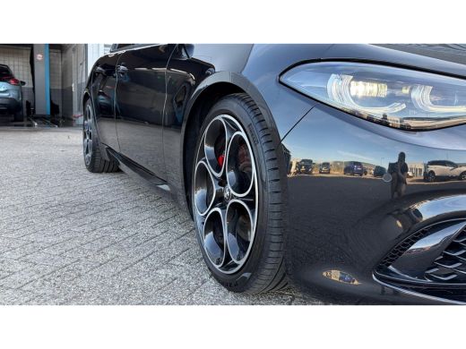 Alfa Romeo Giulia 2.0 TURBO 280PK AWD SPRINT NAVI / LEDER / FULL-LED / KEYLESS / 19" LMV / CAMERA / ADAPT. CRUISE /... ActivLease financial lease