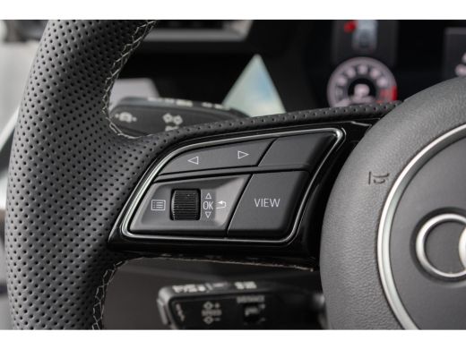 Audi A3 Sportback 45 TFSIe S line Competition PANO MAXTON MATRIX CAMERA KEYLESS ActivLease financial lease