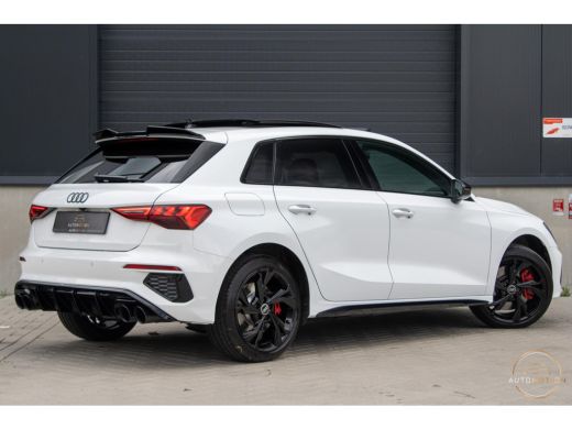 Audi A3 Sportback 45 TFSIe S line Competition PANO MAXTON MATRIX CAMERA KEYLESS ActivLease financial lease