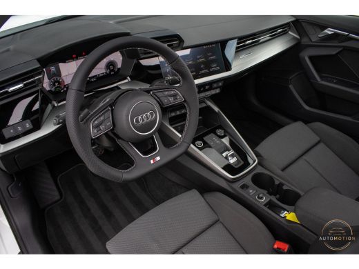 Audi A3 Sportback 45 TFSIe S line Competition PANO MAXTON MATRIX CAMERA KEYLESS ActivLease financial lease