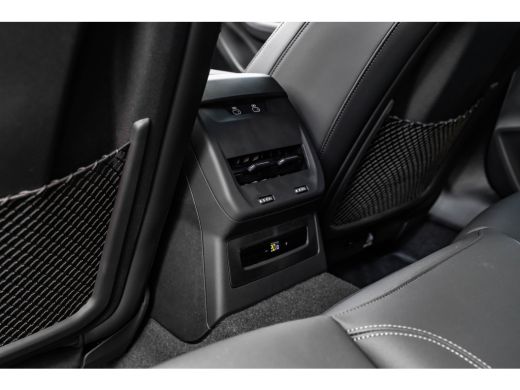 Audi A5 Avant S edition e-hybrid 299 pk | 3-zone climatronic | 360&deg;-camera | 4-voudig verstelbare lendens... ActivLease financial lease
