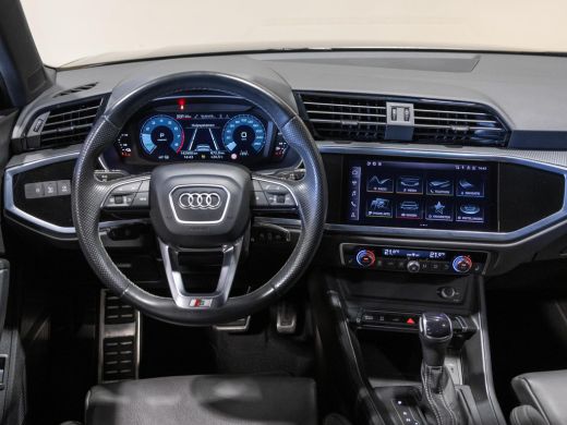 Audi Q3 45 TFSI e 2x S-Line Edition / 245pk / Leder / Stoelverwarming / ActivLease financial lease