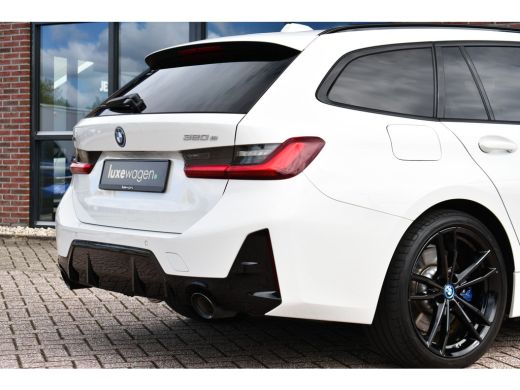 BMW 3 Serie Touring 320e xDrive M-Sport Pro Pano ACC Trekh El-zetels H/K 19inch ActivLease financial lease
