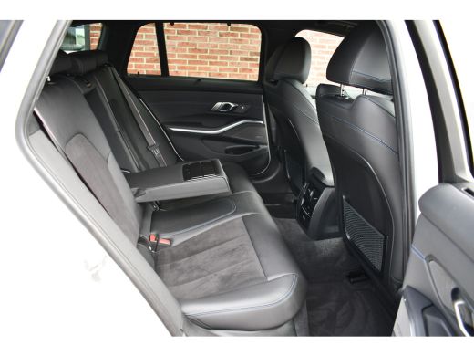 BMW 3 Serie Touring 320e xDrive M-Sport Pro Pano ACC Trekh El-zetels H/K 19inch ActivLease financial lease