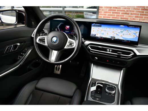 BMW 3 Serie Touring 320e xDrive M-Sport Pro Pano ACC Trekh El-zetels H/K 19inch ActivLease financial lease
