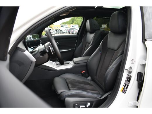 BMW 3 Serie Touring 320e xDrive M-Sport Pro Pano ACC Trekh El-zetels H/K 19inch ActivLease financial lease