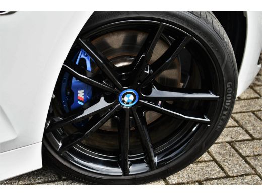 BMW 3 Serie Touring 320e xDrive M-Sport Pro Pano ACC Trekh El-zetels H/K 19inch ActivLease financial lease