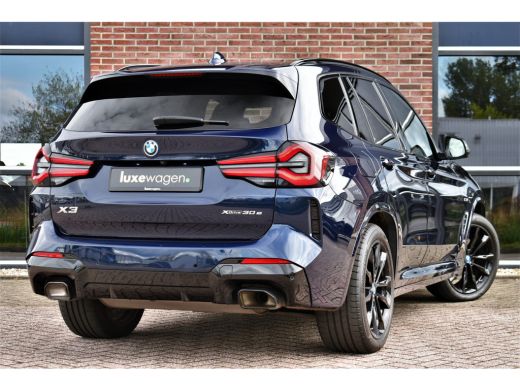 BMW X3 xDrive30e M-Sport M-zetels Pano HUD 360-cam Adp-demping 20inch ActivLease financial lease