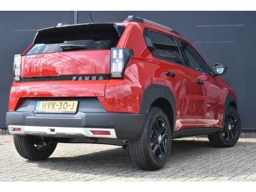 Fiat Grande Panda 1.2 Hybrid Icon Style Automaat 8 Jaar garantie! | Navigatie by App | Parkeersensoren v/a | Cruise... ActivLease financial lease