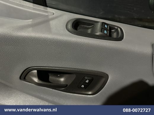 Ford Transit 2.0 TDCI L2H2 Euro6 Airco | Imperiaal | 2800kg Trekhaak | Cruisecontrol | Stoelverwarming Elektri... ActivLease financial lease